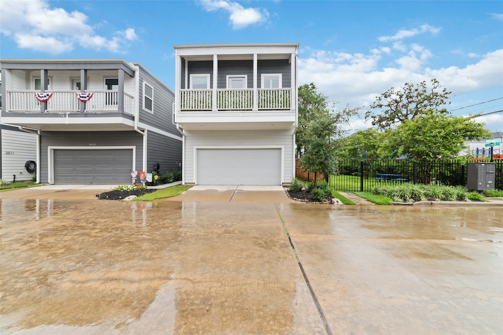 3815 Olde Bourbon Ln, Houston, TX 77018 - photo 1