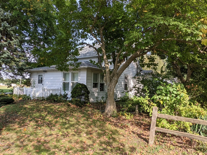 102 S Adams St, Philo, IL 61864 - photo 1