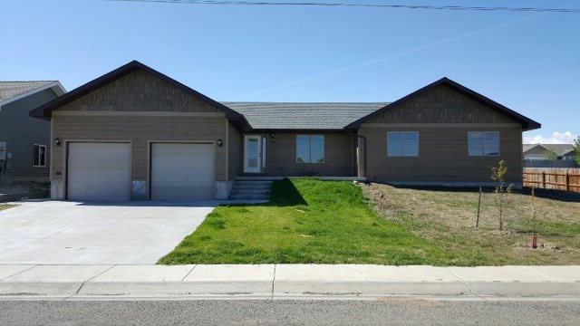 3138 E Ave, Cody, WY 82414 - photo 1