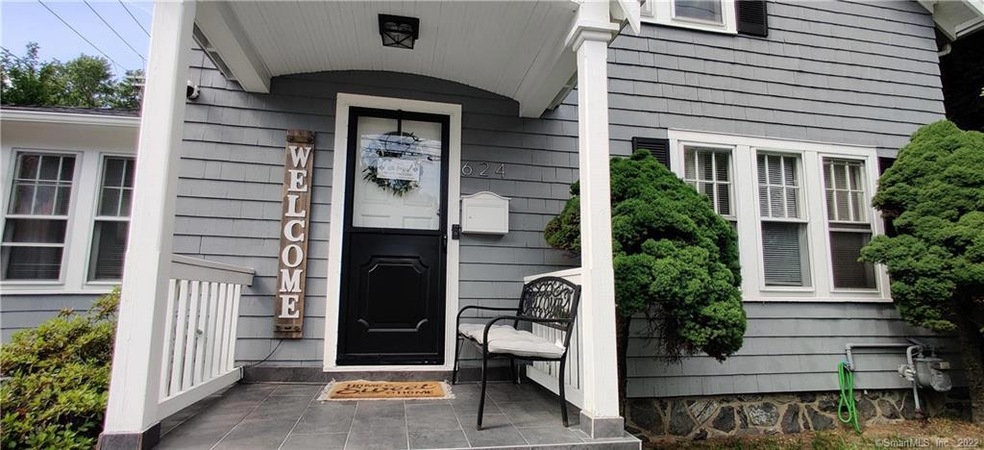 624 Chase Ave, Waterbury, CT 06704 - photo 1