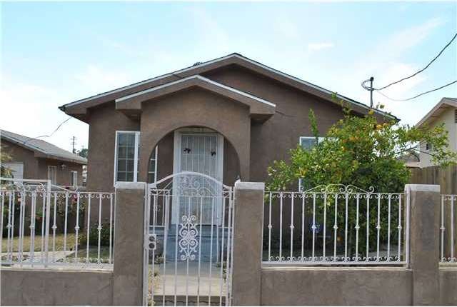 Front of 3866 Winona Ave