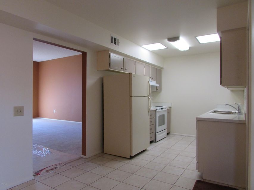 Kitchen-Family Room Area
