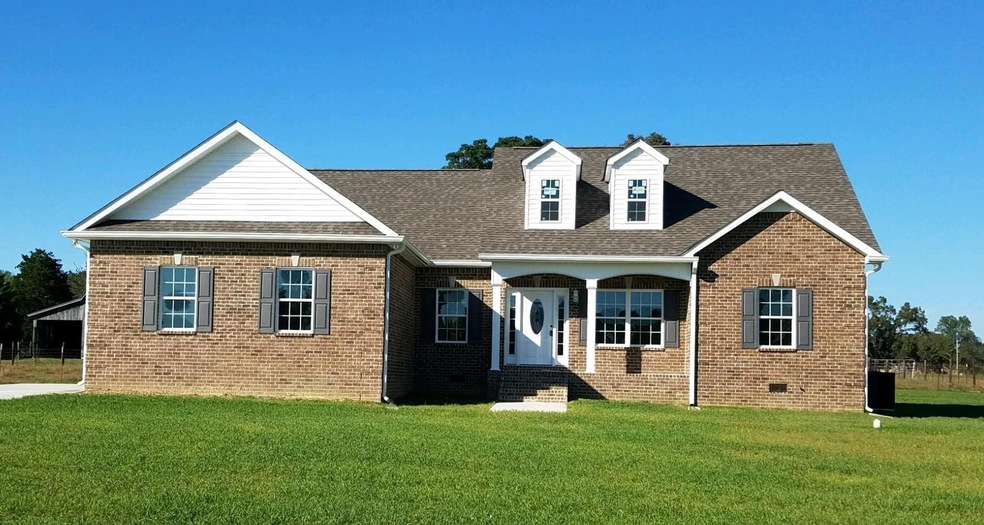 242 Creekwood Ln, Manchester, TN 37355 - photo 1