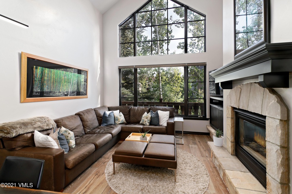 aspenwood_308_living_1