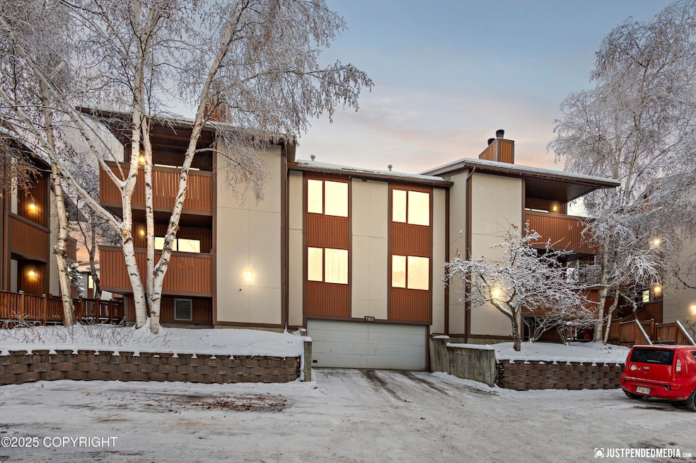 7321 Huntsmen Cir unit 21H, Anchorage, AK 99518 - photo 1