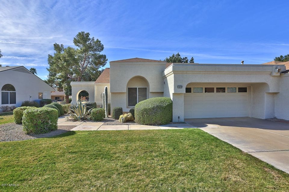 14019-W-Ravenswood-Ct-11