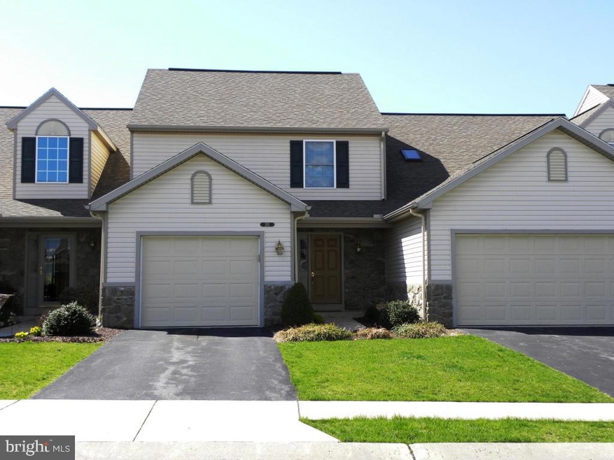 315 Hill St, Mount Joy, PA 17552 - photo 1