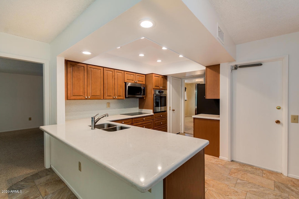 17652 N Del Webb Blvd, Sun City, AZ 85373 - photo 1