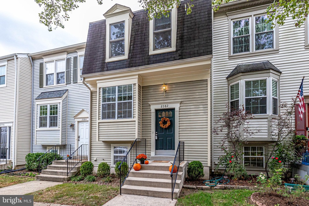 2382 Hunters Square Ct, Reston, VA 20191 - photo 1