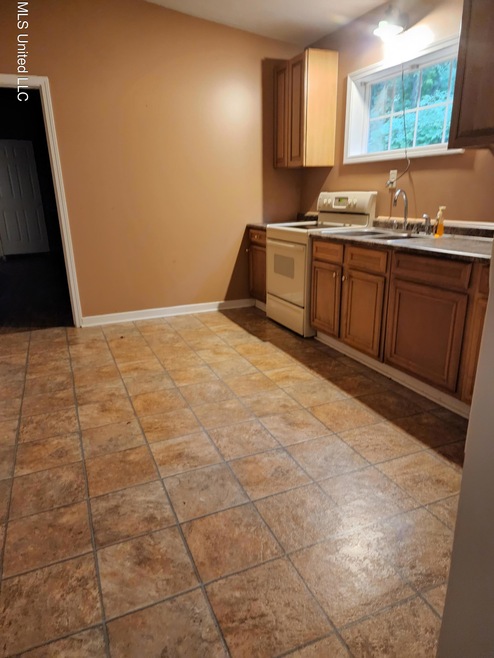 161 Highway 305 N unit B, Olive Branch, MS 38654 - photo 1