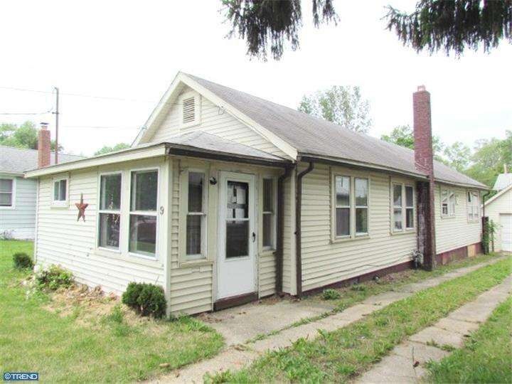 9 Amherst Dr, Pennsville, NJ 08070 - photo 1