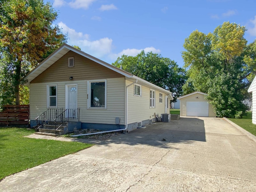 413 S Central Ave, Fairview, MT 59221 - photo 1