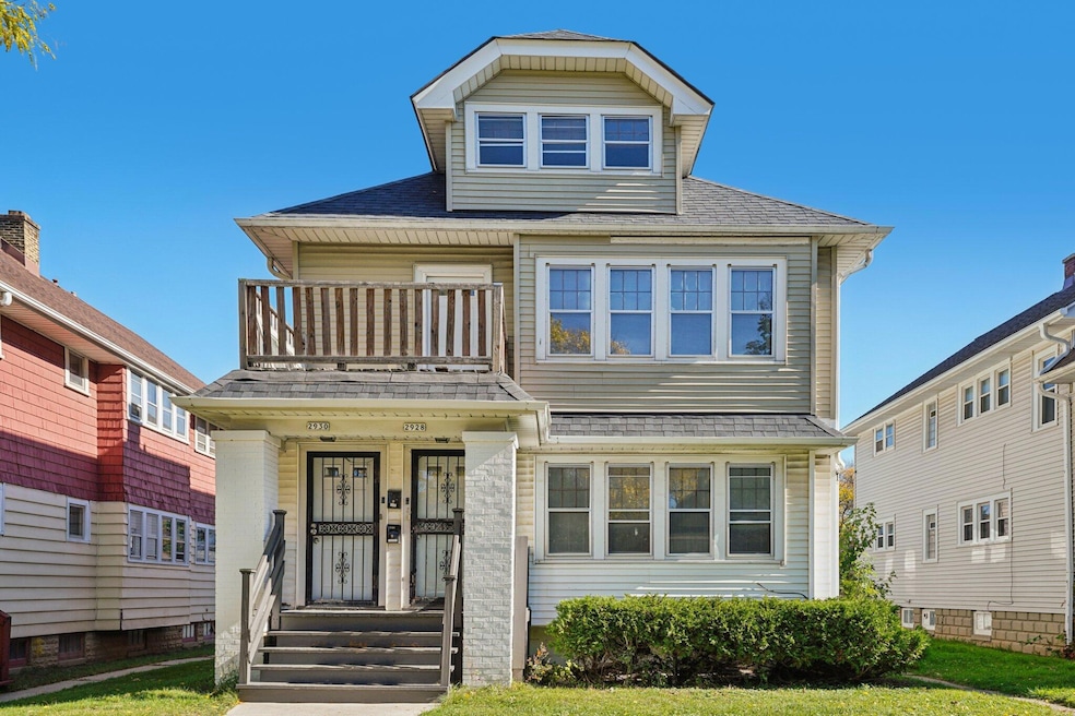 2928 N 55th St unit 2930, Milwaukee, WI 53210 - photo 1