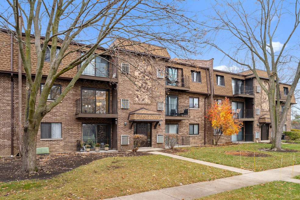 129 W Brandon Ct unit D23, Palatine, IL 60067 - photo 1