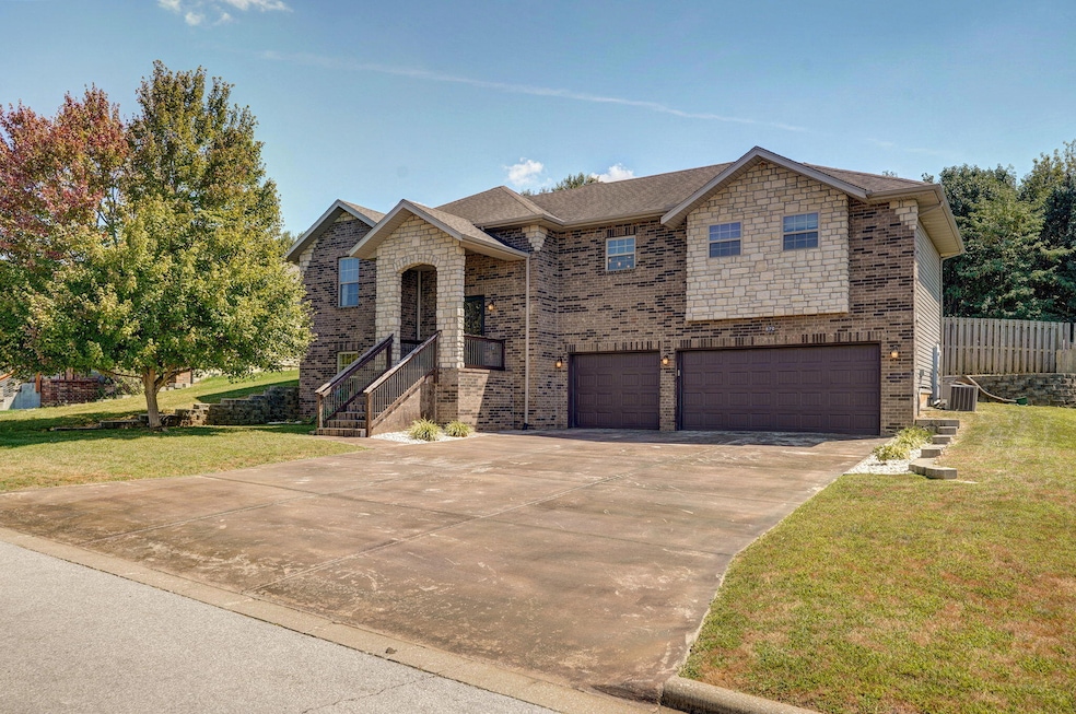 870 E Purple Martin St, Nixa, MO 65714 - photo 1