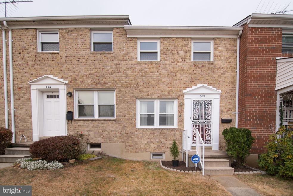 604 Queensgate Rd, Baltimore, MD 21229 - photo 1