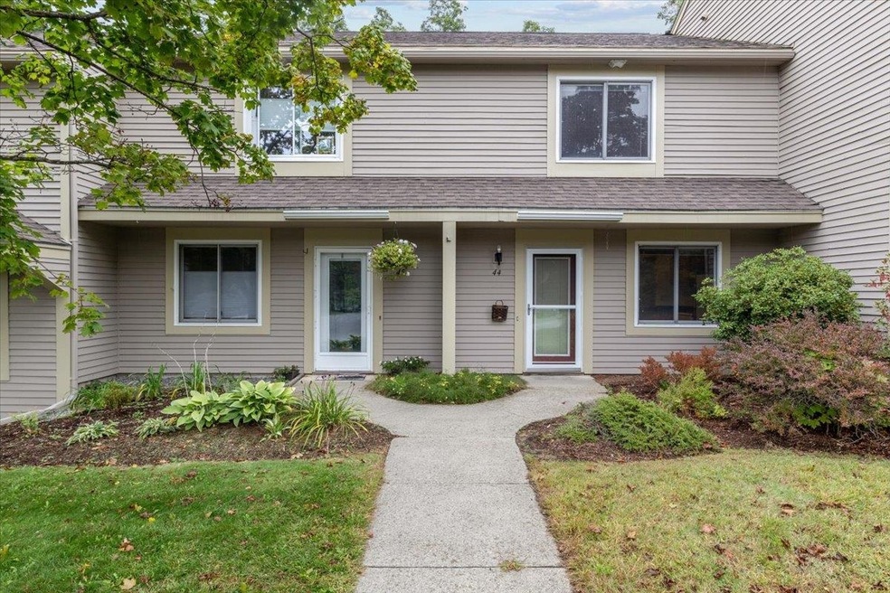 44 Overlook Dr, South Burlington, VT 05403 - photo 1