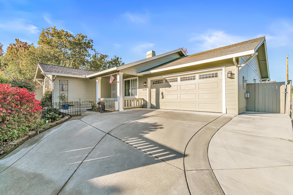 1243 Shafer Ln, Medford, OR 97501 - photo 1