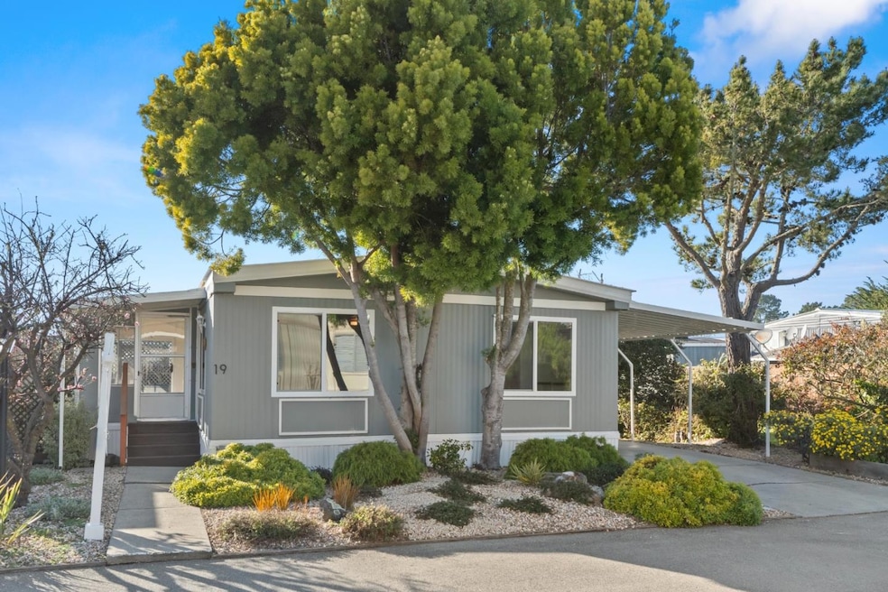 19 Dolphin Ct unit 19, Half Moon Bay, CA 94019 - photo 1