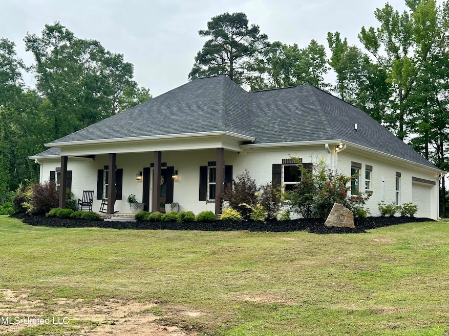 Pending $415,000 • Co-Listing Agent