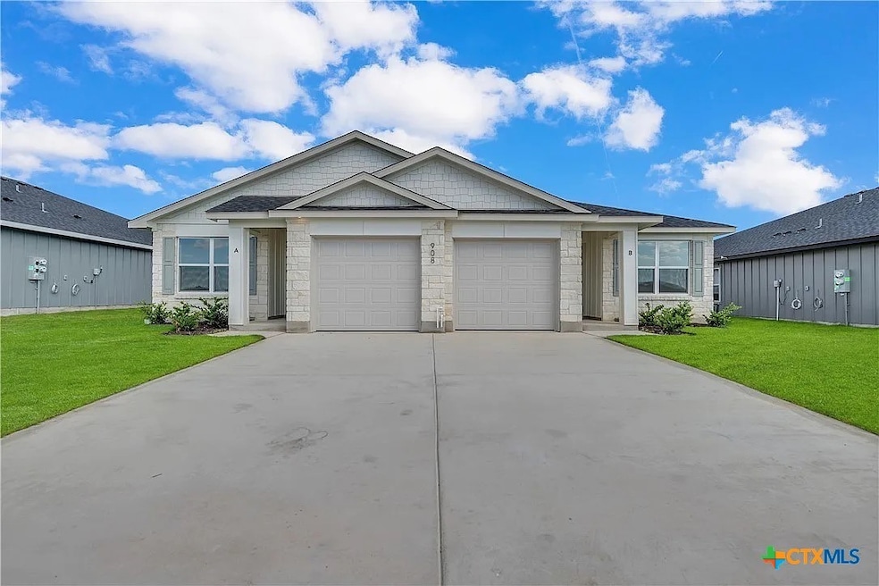 908 Smoke Tree Ln unit B, Killeen, TX 76543 - photo 1