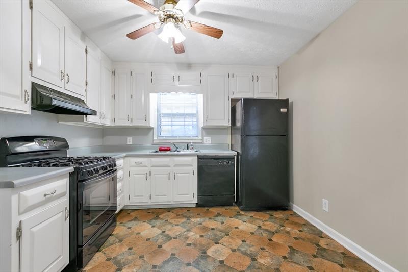 2159 Allgood Rd NE, Marietta, GA 30062 - photo 1