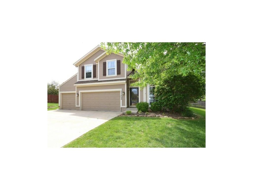 Great home with 3-car garage on cul-de-sac!