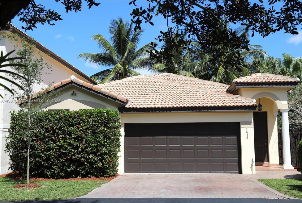 4833 NW 109th Path, Doral, FL 33178 - photo 1