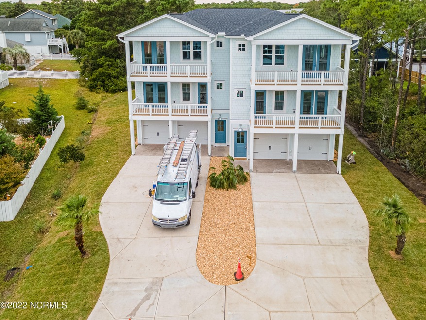 1734MackeralLn1