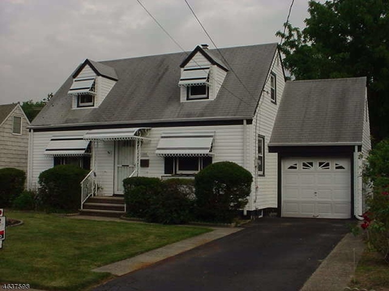 266 Lincoln Ave, Elmwood Park, NJ 07407 - photo 1