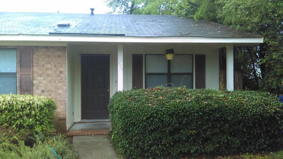 205 Flores Ln unit B, Augusta, GA 30907 - photo 1