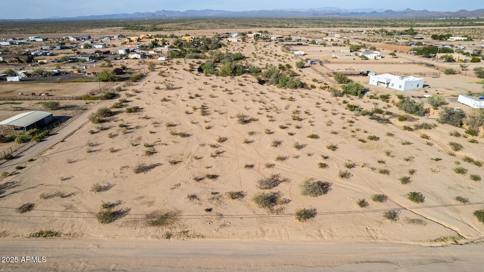18044 W Peak View Rd unit metes & bounds, Surprise, AZ 85387 - photo 1