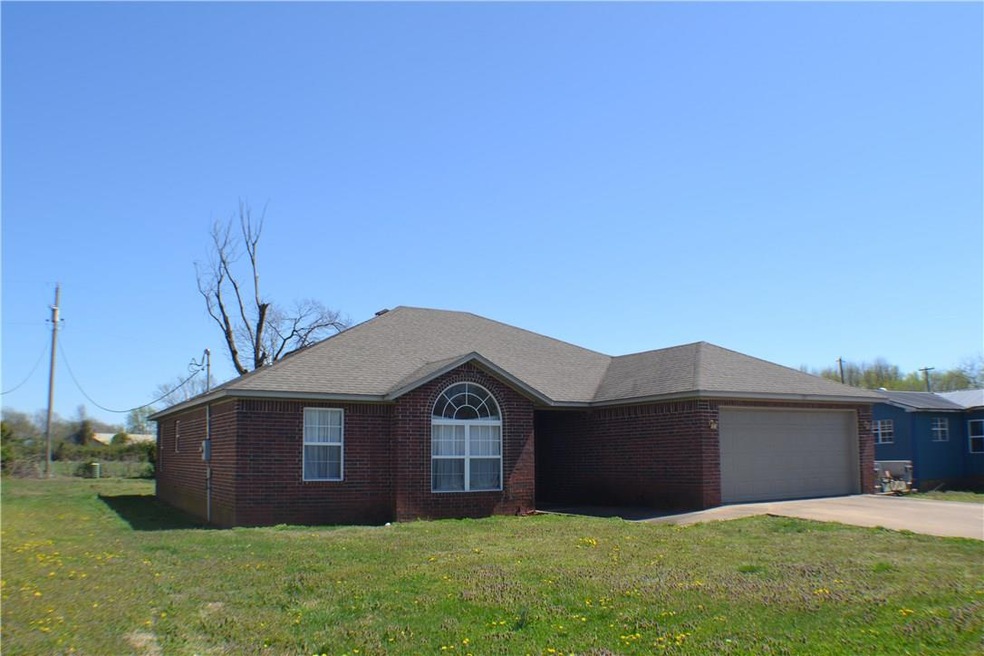128 Orchard Dr, Gentry, AR 72734 - photo 1