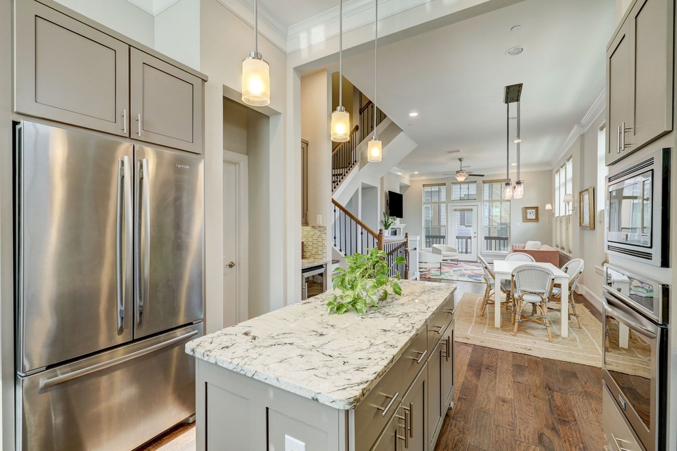 816 Yale St unit E, Houston, TX 77007 - photo 1