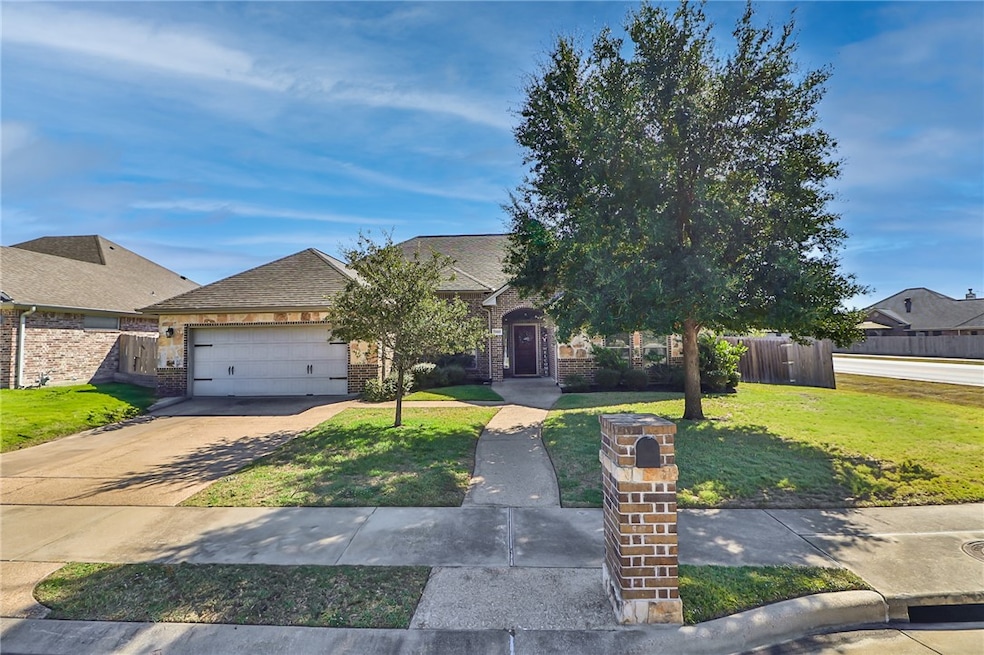 3900 Ambrose Ct, Bryan, TX 77808 - photo 1