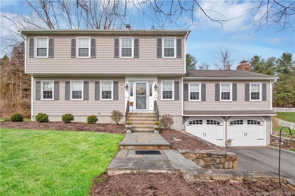 59 Stable Ridge Rd, Monroe, CT 06468 - photo 1