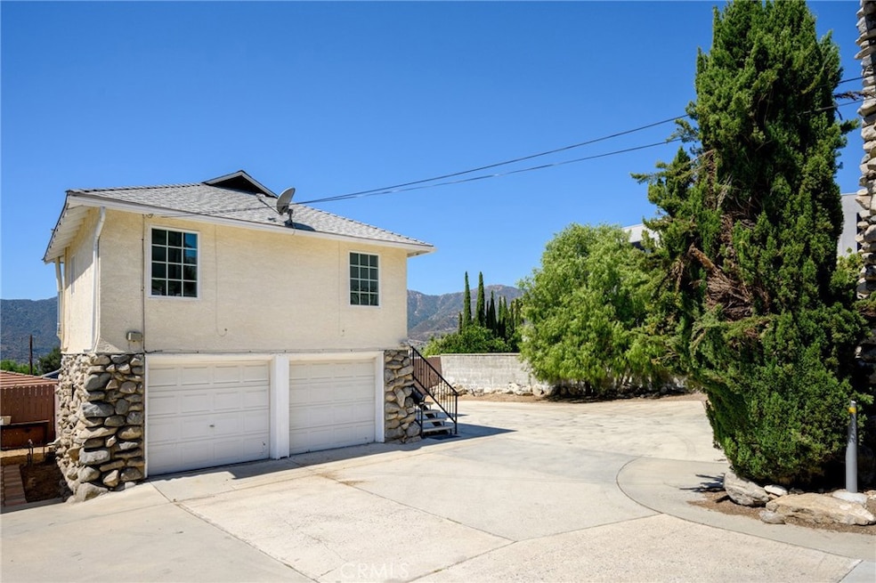 2526 Foothill Blvd unit 1/2, La Crescenta, CA 91214 - photo 1
