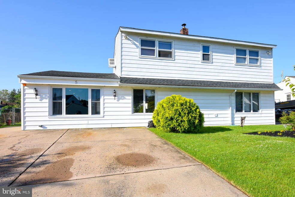 5 Almond Ln, Levittown, PA 19055 - photo 1