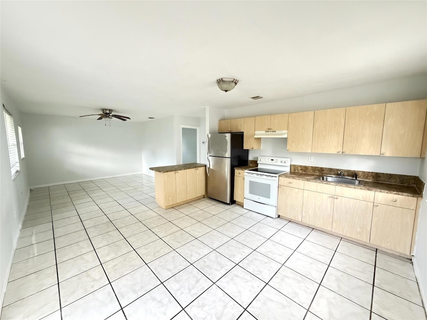 2872 NW 15th Ct, Fort Lauderdale, FL 33311 - photo 1