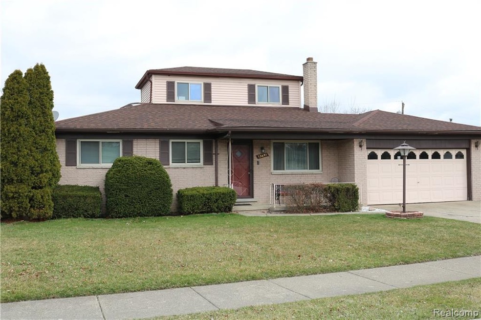 13691 Grey Ave, Warren, MI 48089 - photo 1