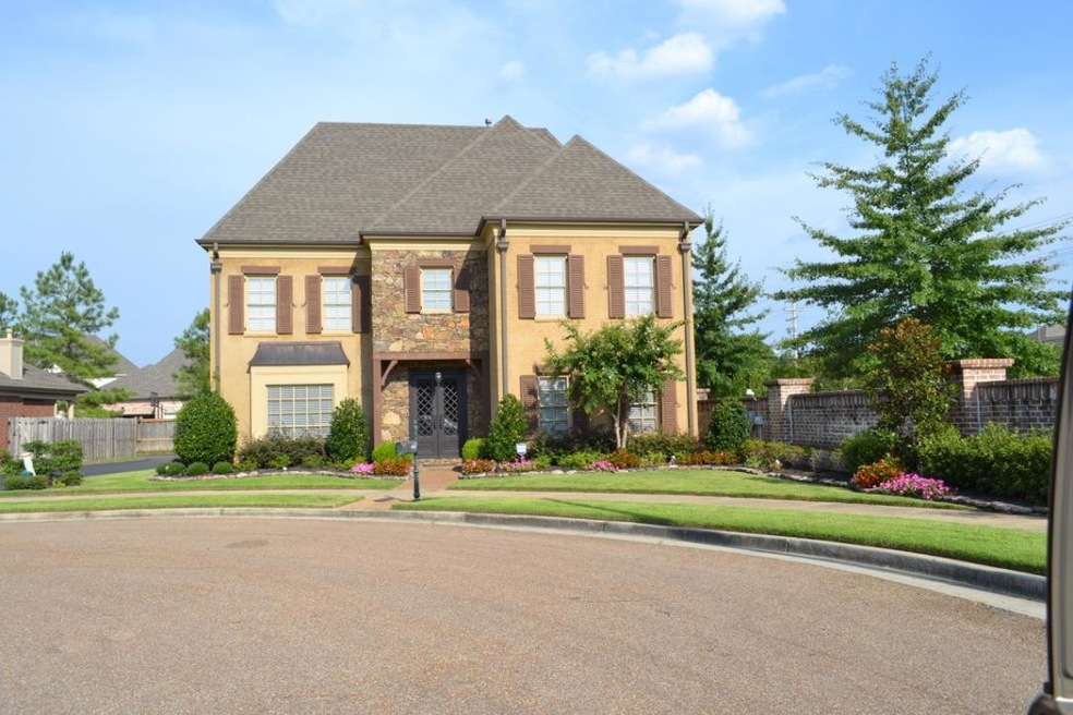 Zero lot home has LARGE rooms, 3 bedrooms, 2 1/2 b