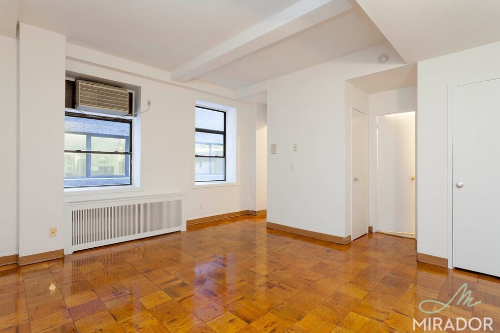 132 E 45th St unit 5-I, New York, NY 10017 - photo 1