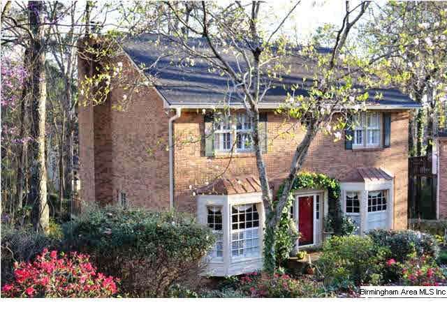 Welcome home to 820 Tulip Poplar Drive in beautifu