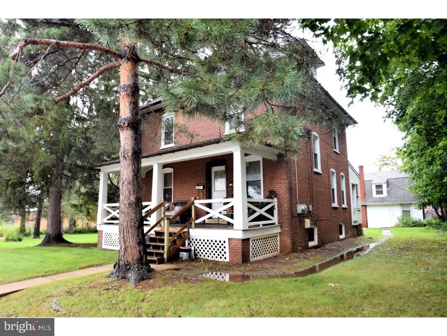 151 E Mount Vernon St, Lansdale, PA 19446 - photo 1