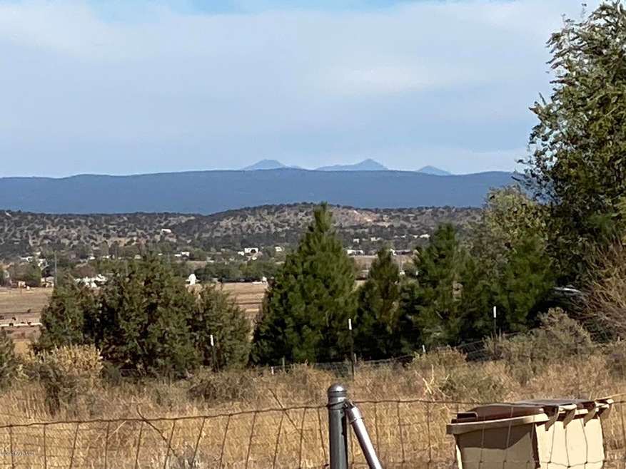 1715 W Kings Ct, Paulden, AZ 86334 - photo 1