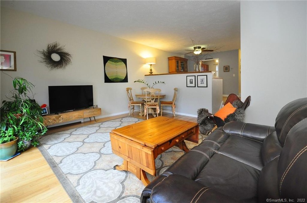 1431 Farmington Ave unit A, Farmington, CT 06032 - photo 1