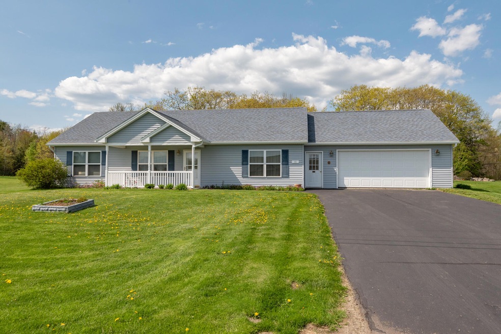 lakehome_fieldstone003