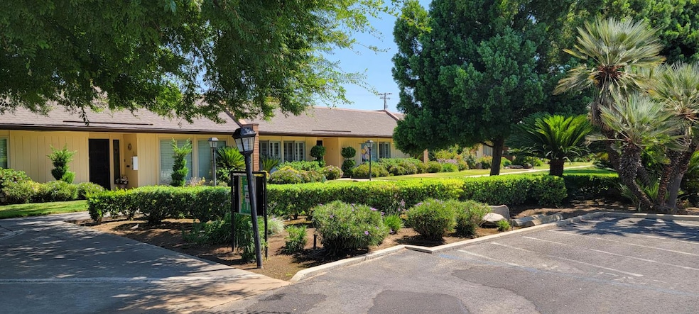 945 S Clovis Ave unit H, Fresno, CA 93727 - photo 1