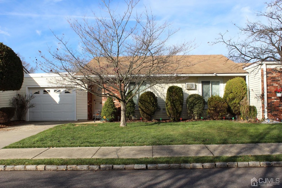 110 Chatham Dr unit B, Monroe Township, NJ 08831 - photo 1