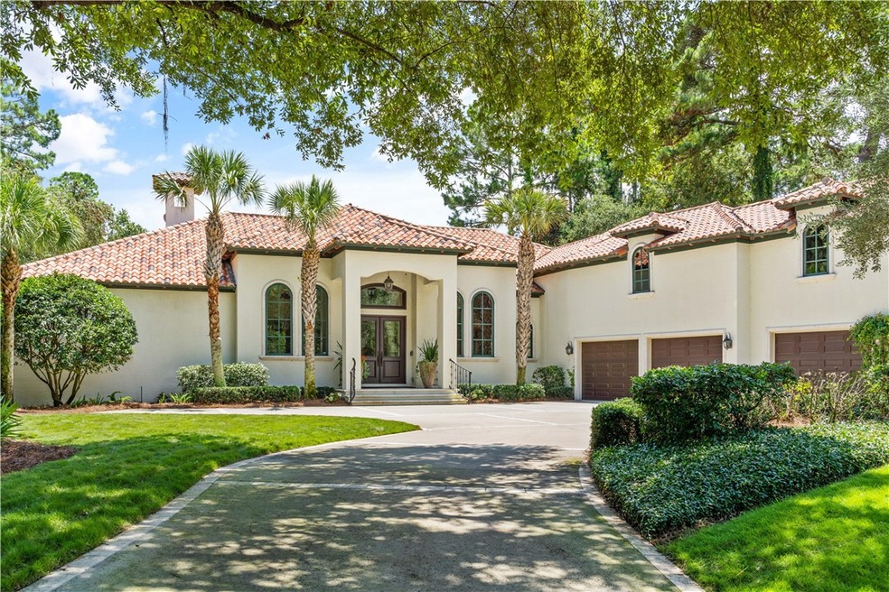 Beautiful 5 bedroom, 6 bath Island Club home